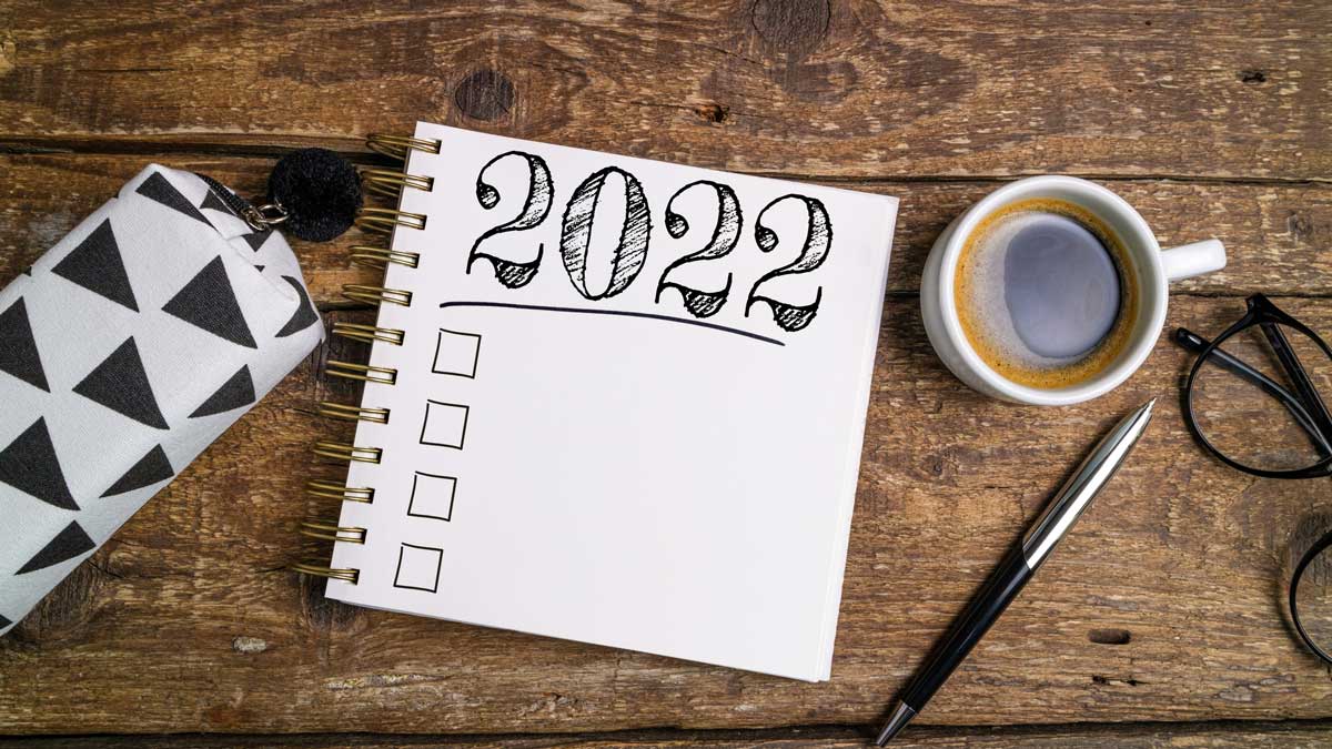 2022 calendar on desk